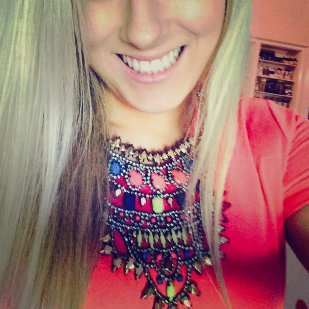 🎉host pick🎉BCBG large tribal statement necklace